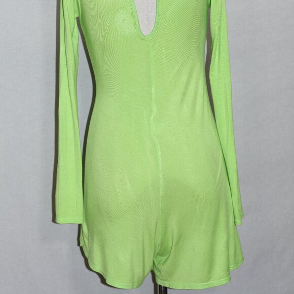 Green Cotton Romper (2) - Picture 5 of 10